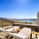 בית נופש Nefeli & Mykonos