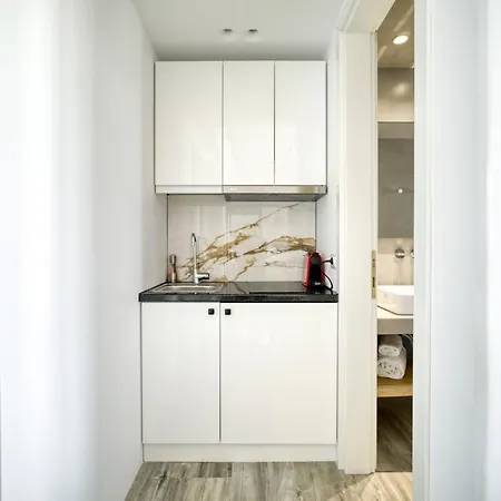 Nefeli & Mykonos פטליה